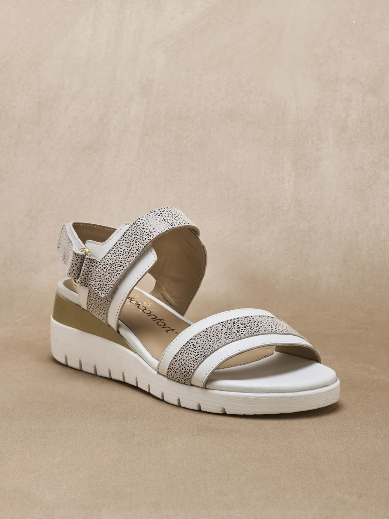 Sandales cuir à scratchs