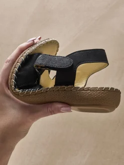 Sandales cuir élastiquées