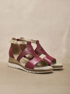 Sandales cuir motifs ajourés