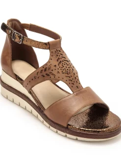 Sandales cuir motifs ajourés