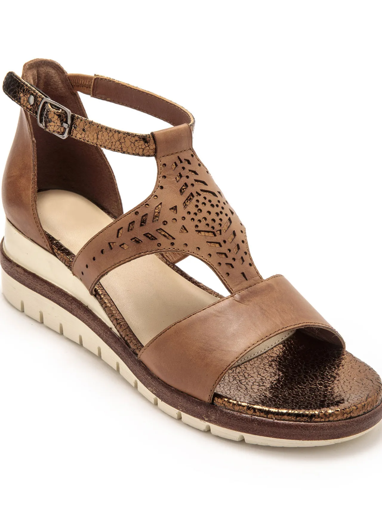 Sandales cuir motifs ajourés