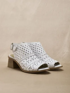 Sandales montantes cuir perforé