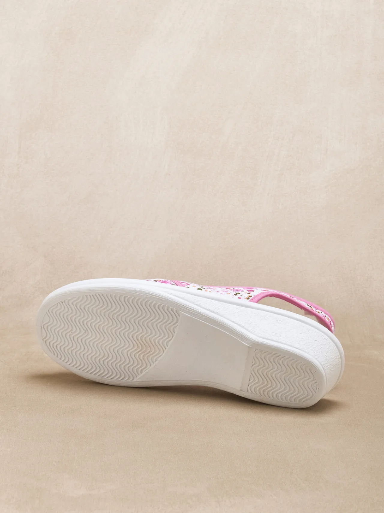 Sandales textile élastiques croisés en V