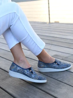 Sans-gêne en cuir perforés