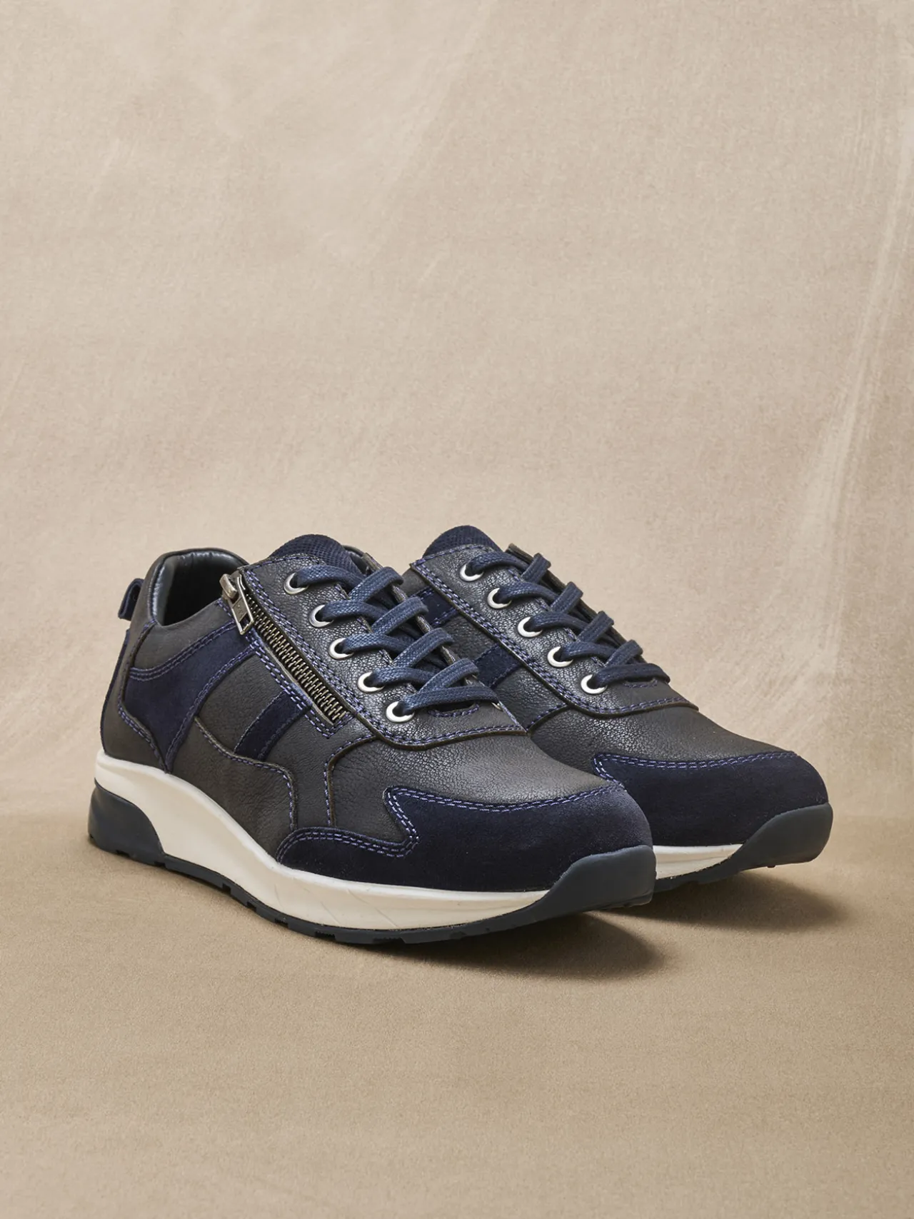 Sneakers avec zip et lacets