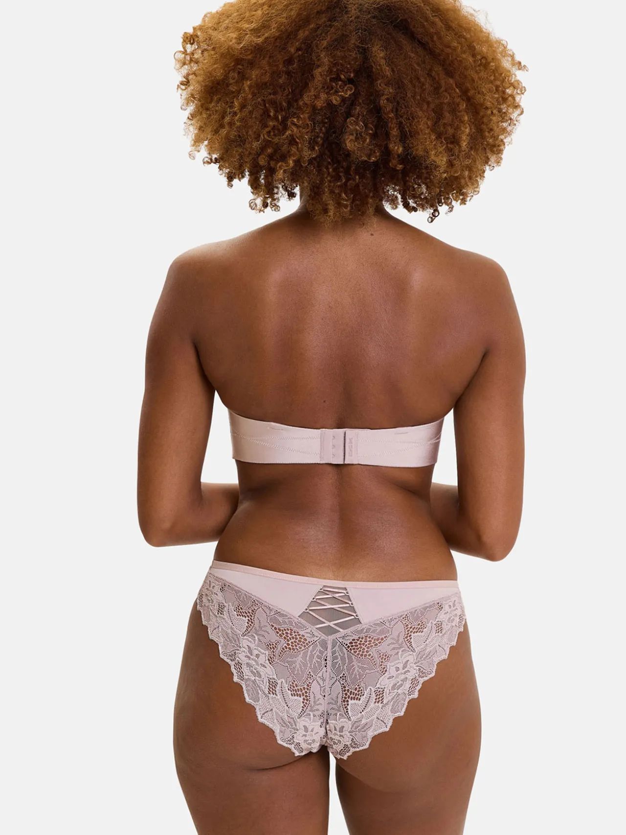 Soutien-gorge bandeau à armatures