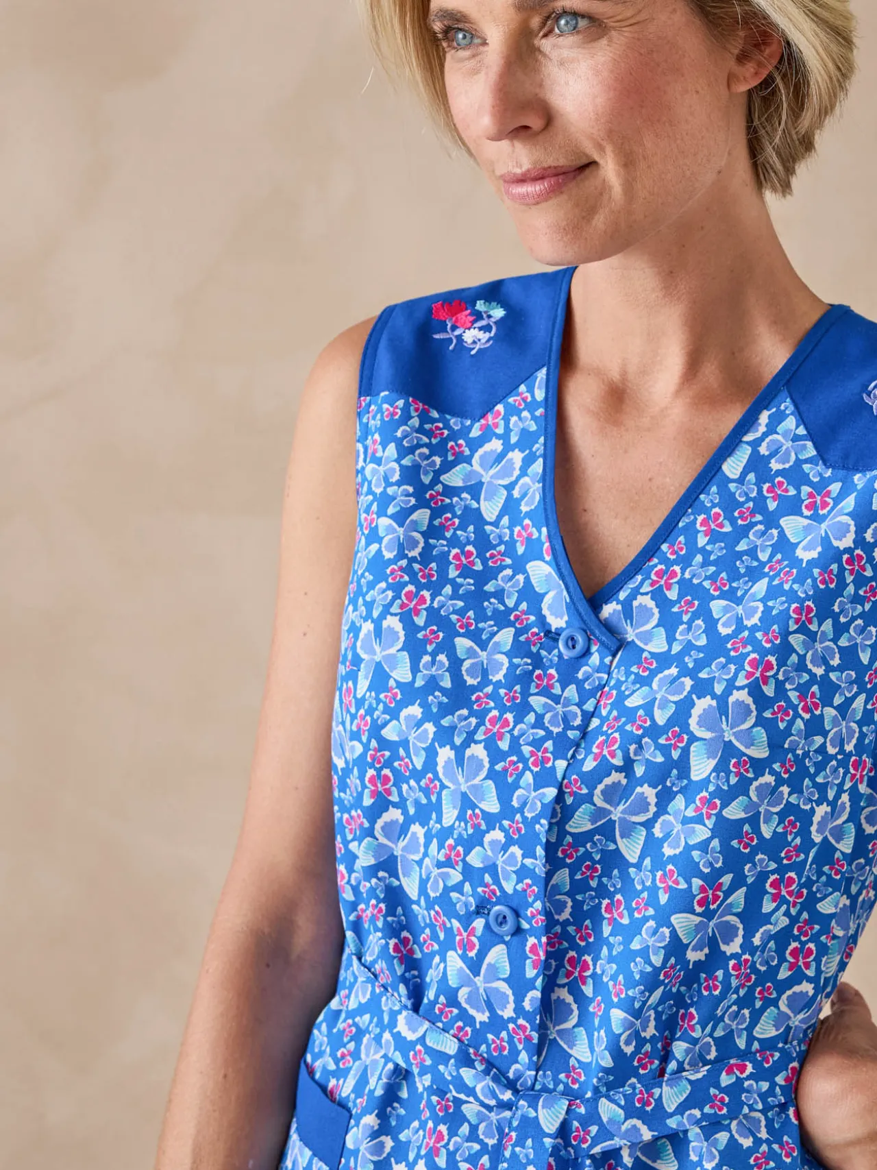 Tablier sans manches boutonné