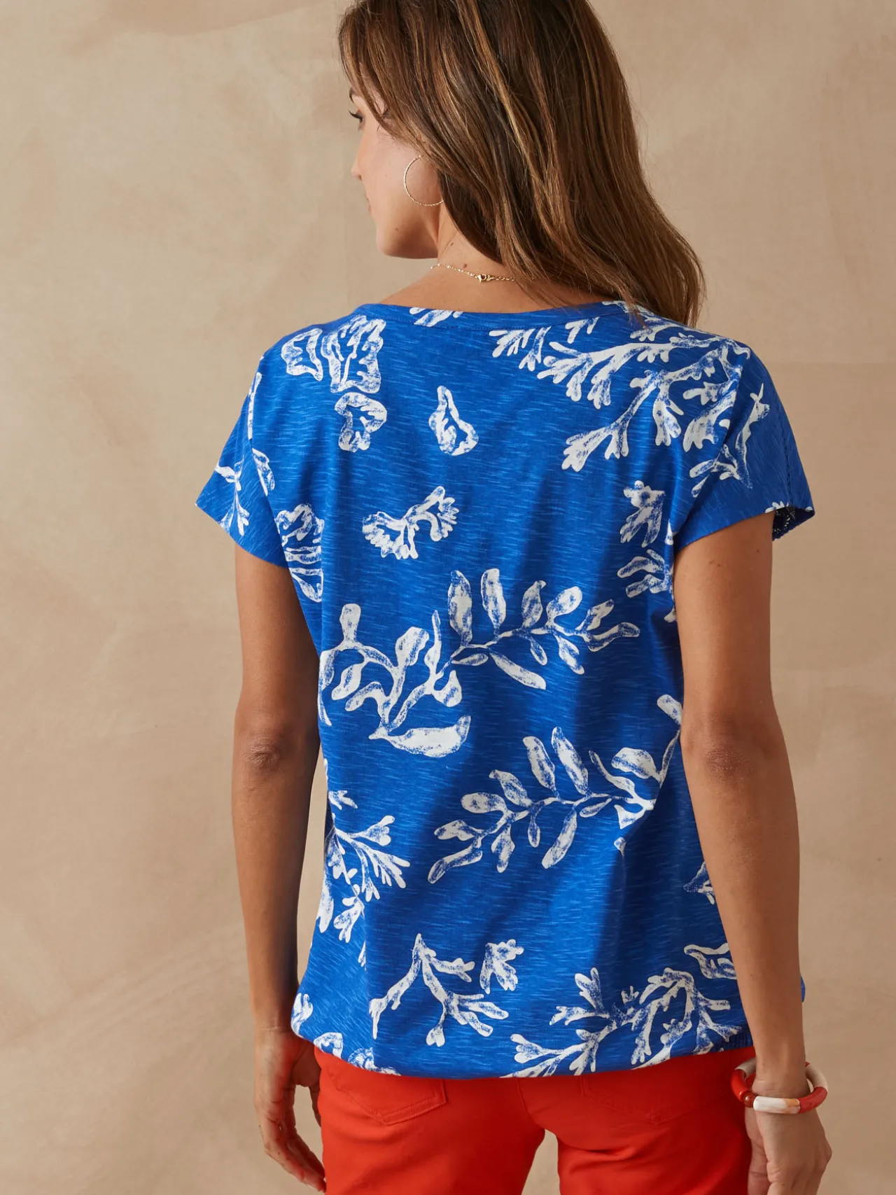 Tee-shirt base resserrée