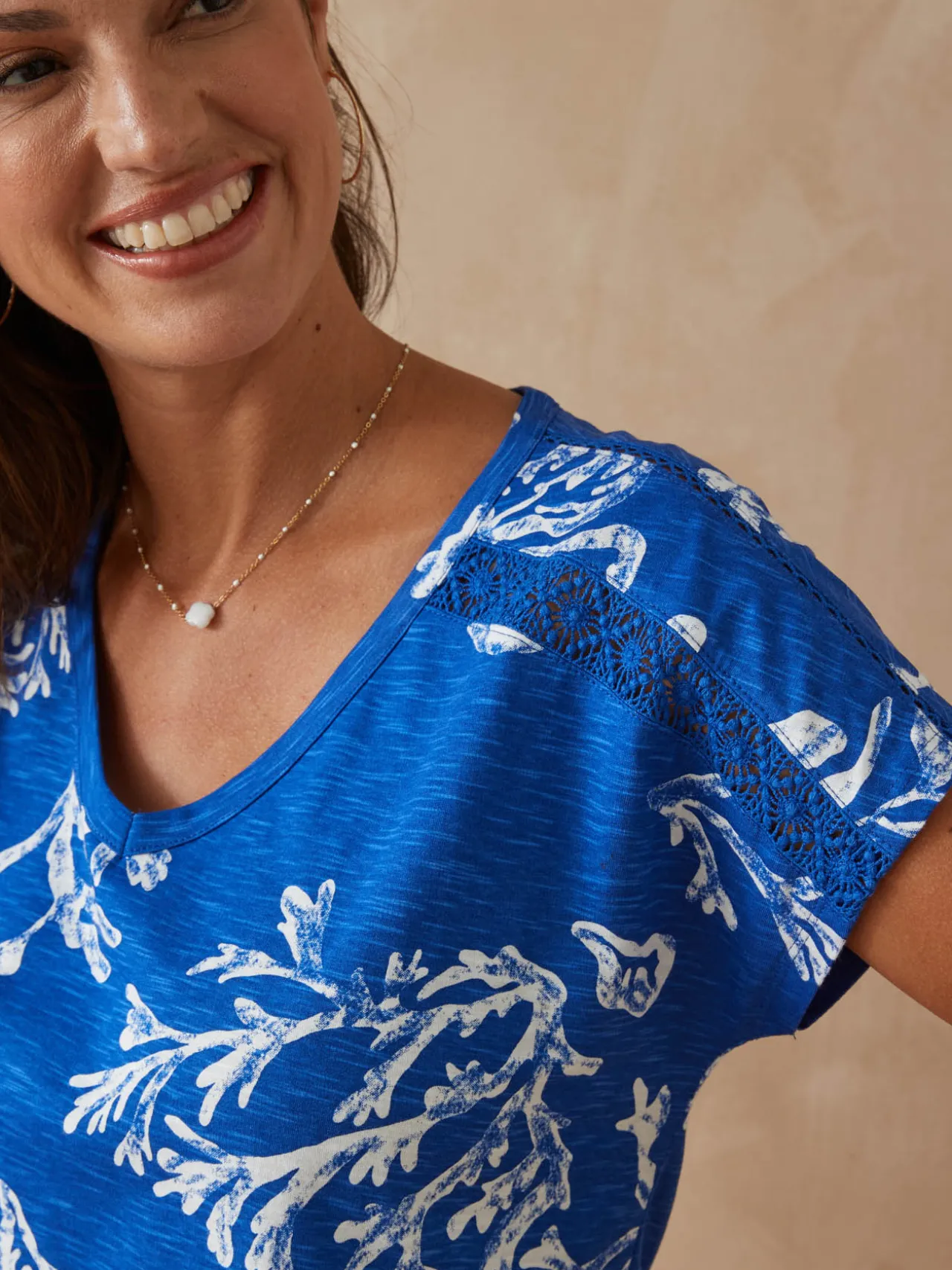 Tee-shirt base resserrée