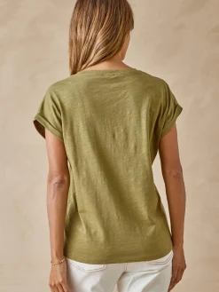 Tee-shirt brodé encolure tunisienne