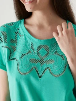 Tee-shirt coton à broderies ajourées