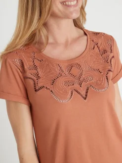 Tee-shirt coton à broderies ajourées