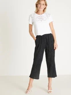 Tee-shirt coton à broderies ajourées