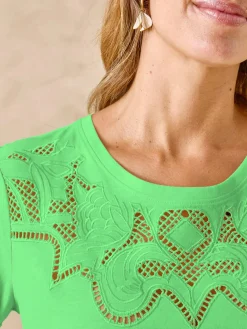 Tee-shirt coton à broderies ajourées