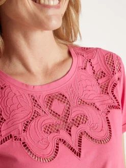 Tee-shirt coton à broderies ajourées