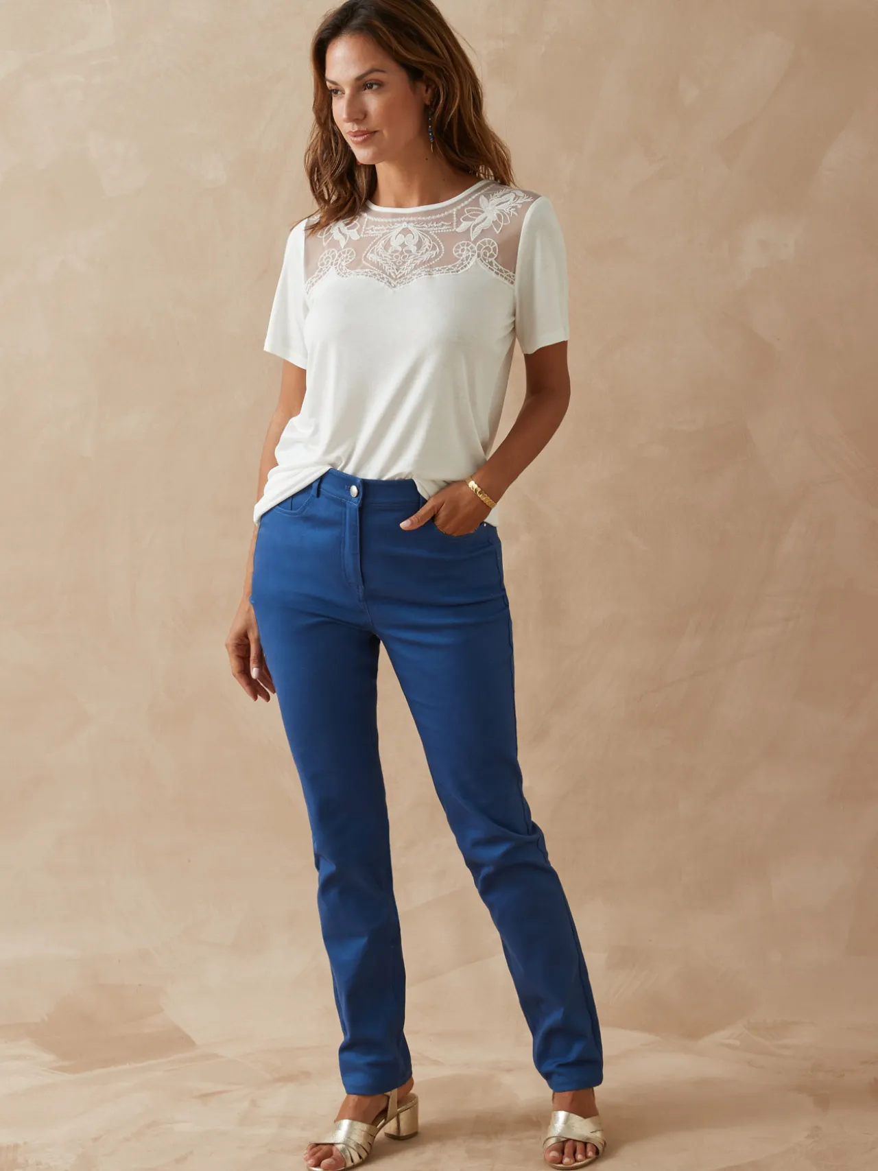 Tee-shirt empiècement dentelle