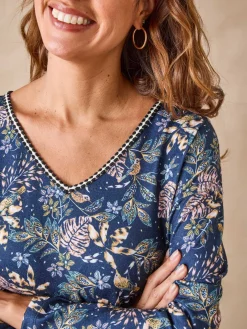 Tee-shirt encolure fantaisie