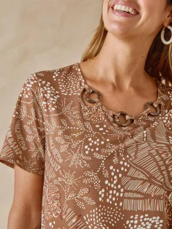 Tee-shirt encolure fantaisie