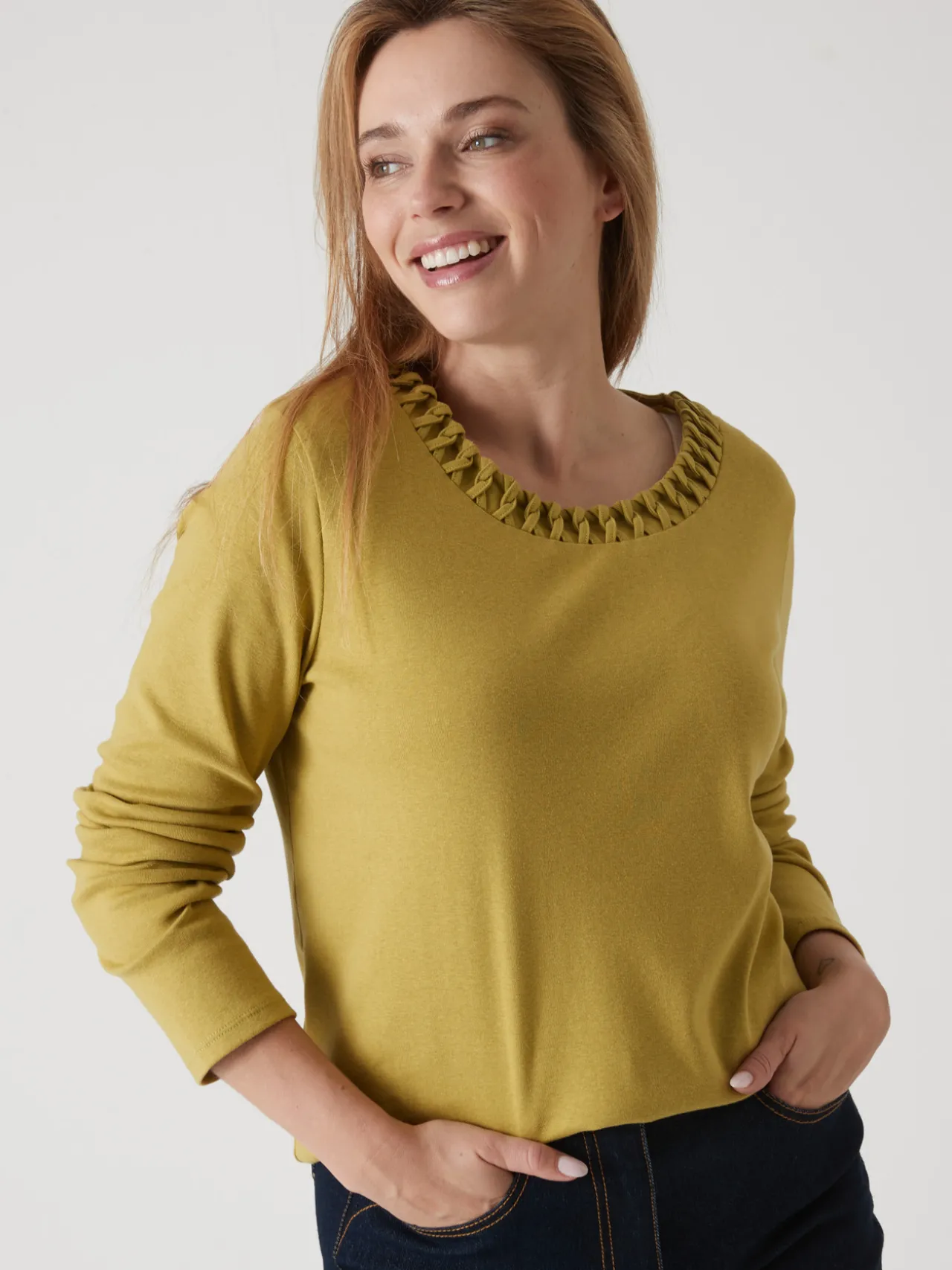 Tee-shirt fluide encolure fantaisie