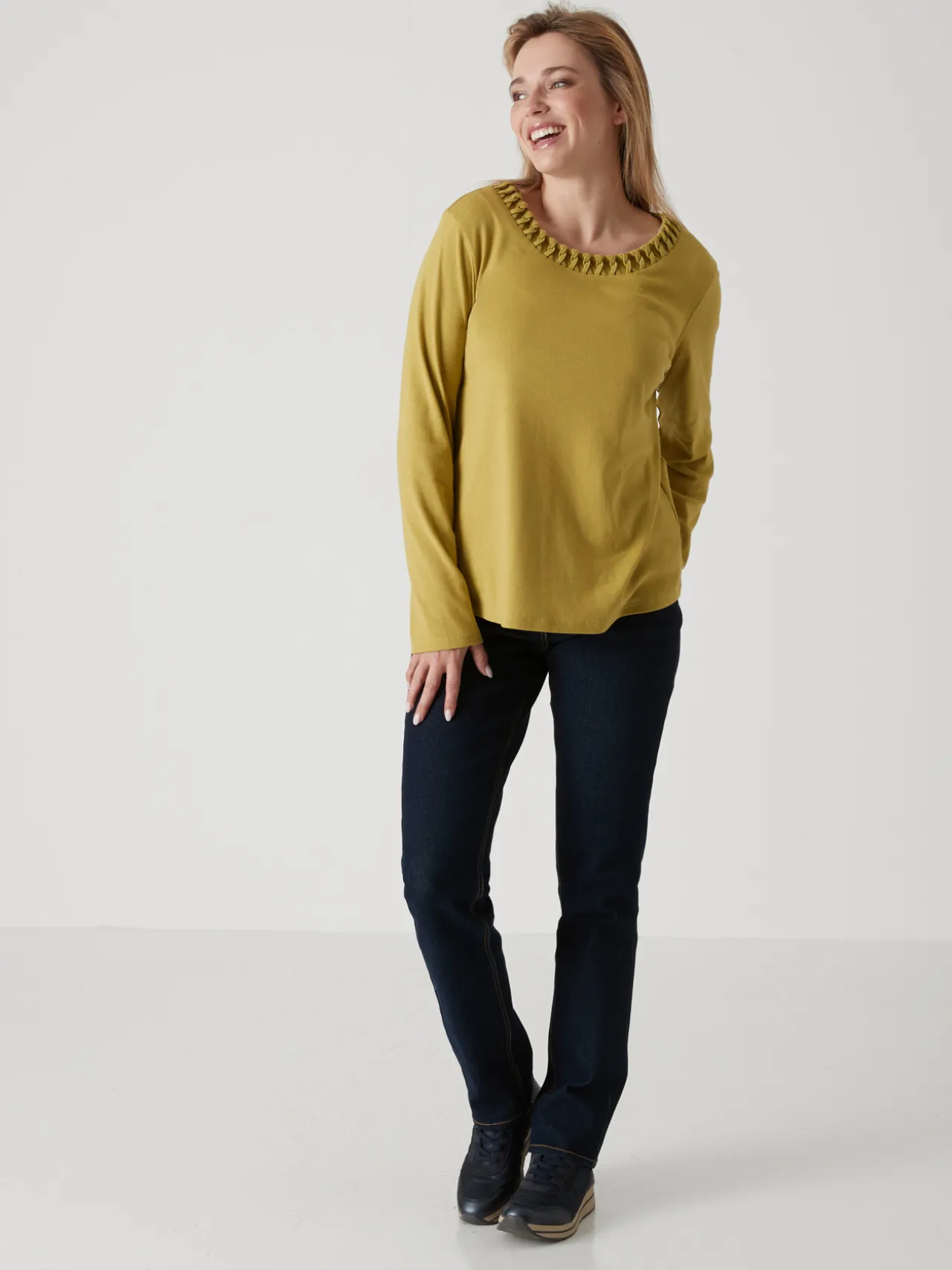 Tee-shirt fluide encolure fantaisie