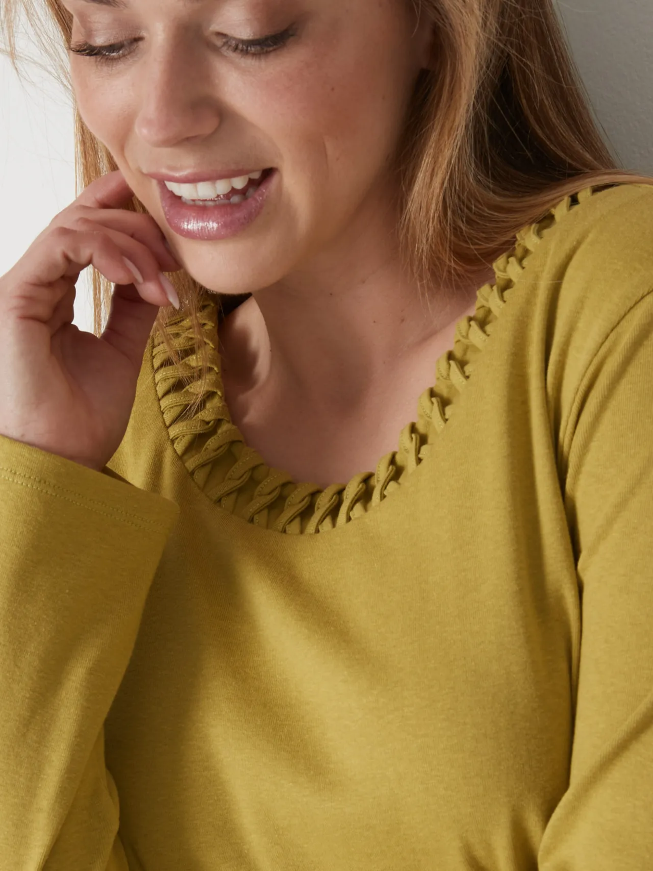 Tee-shirt fluide encolure fantaisie