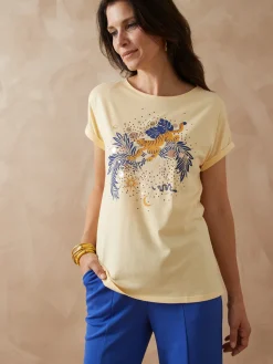 Tee-shirt motif placé