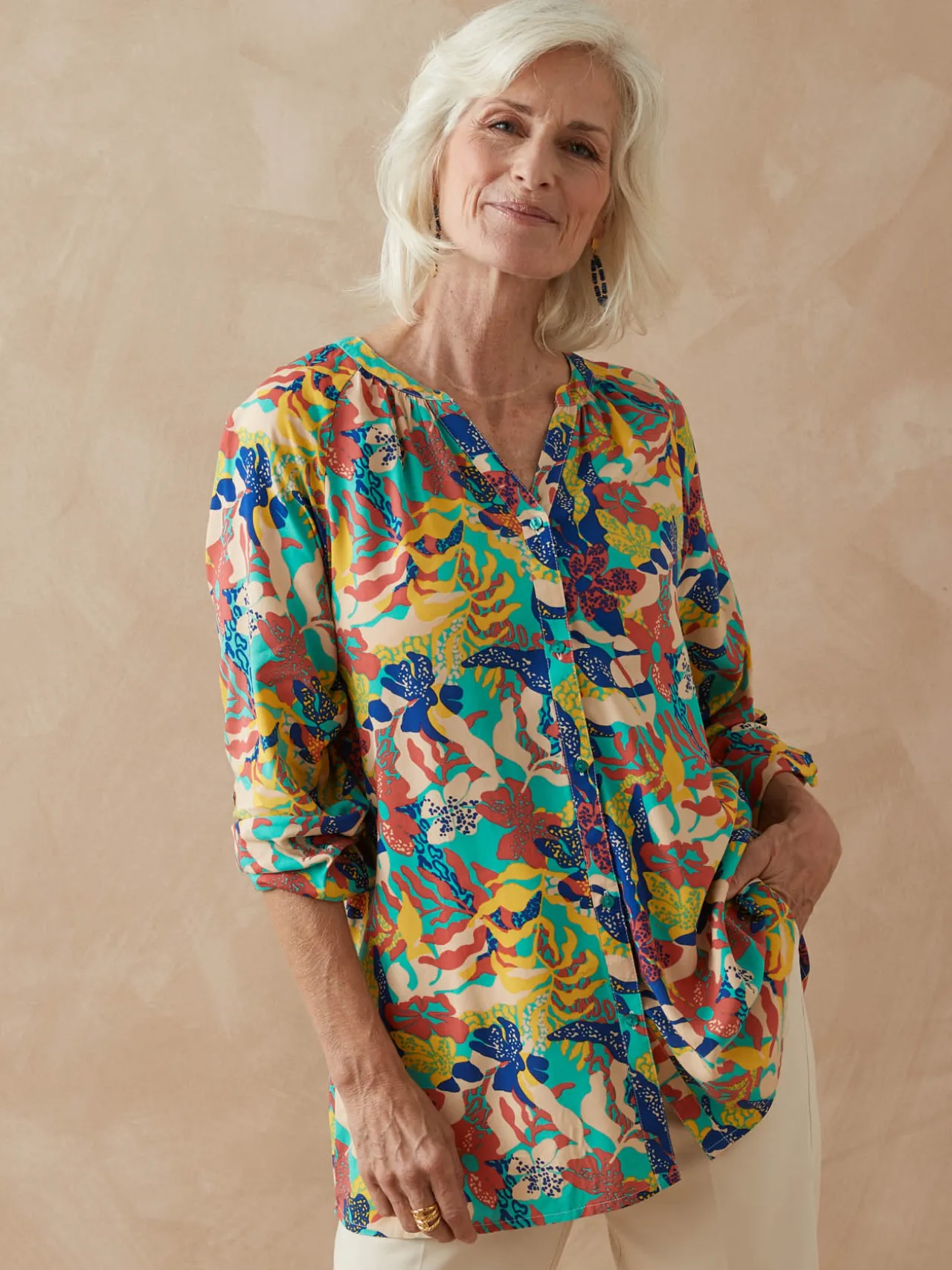 Tunique longue entièrement boutonnée