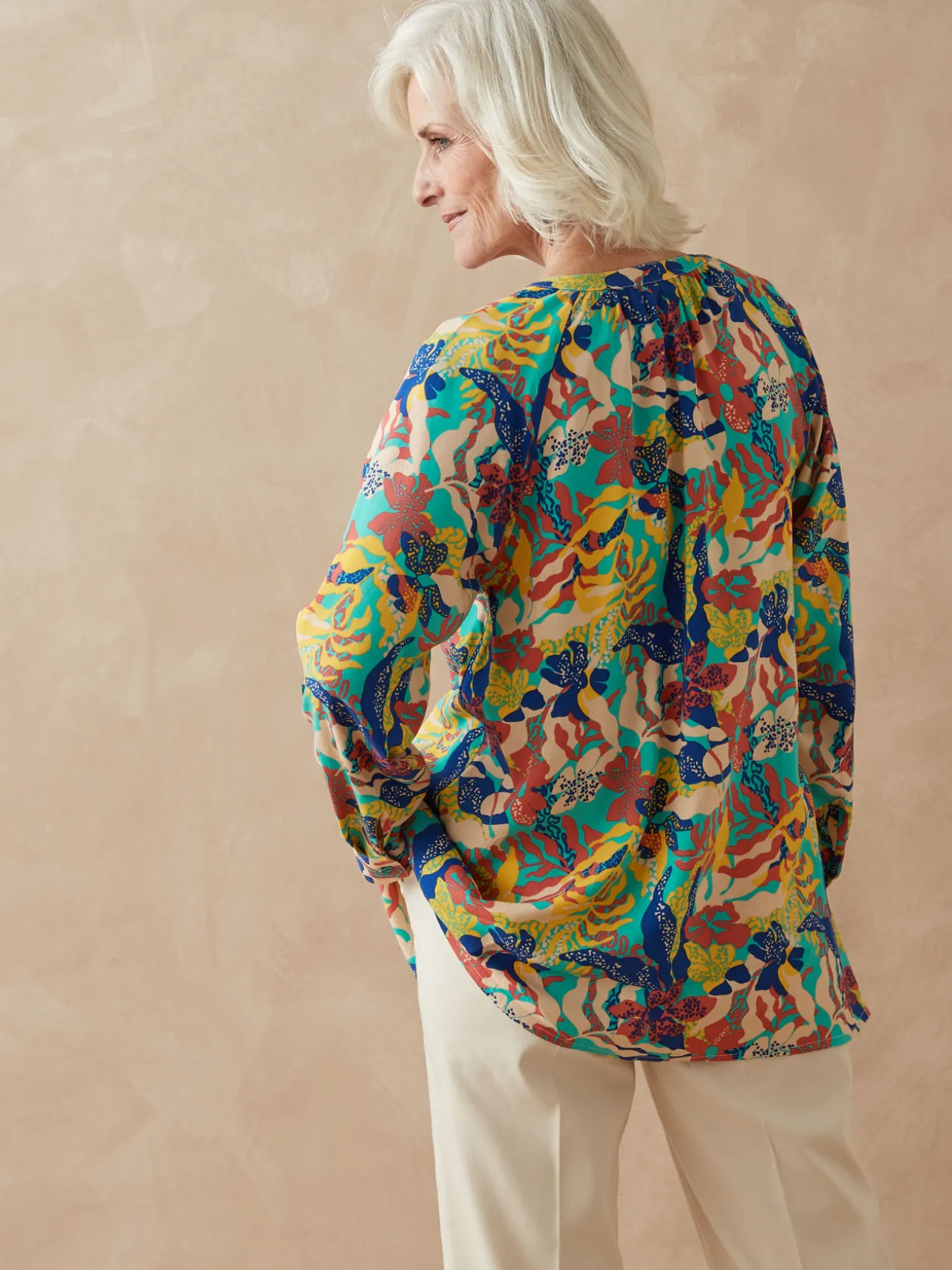 Tunique longue entièrement boutonnée